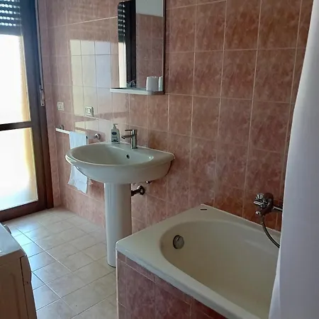 Montebello Apartment *